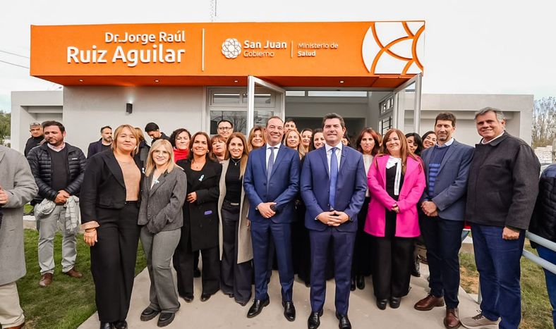 Orrego inauguró la ampliación y remodelación del CAPS Ruiz Aguilar para fortalecer la atención de salud