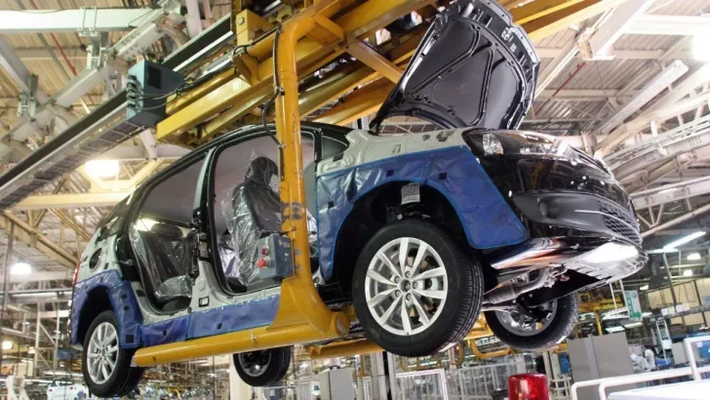 Gobierno anunció que eliminará retenciones para algunas exportaciones de autos