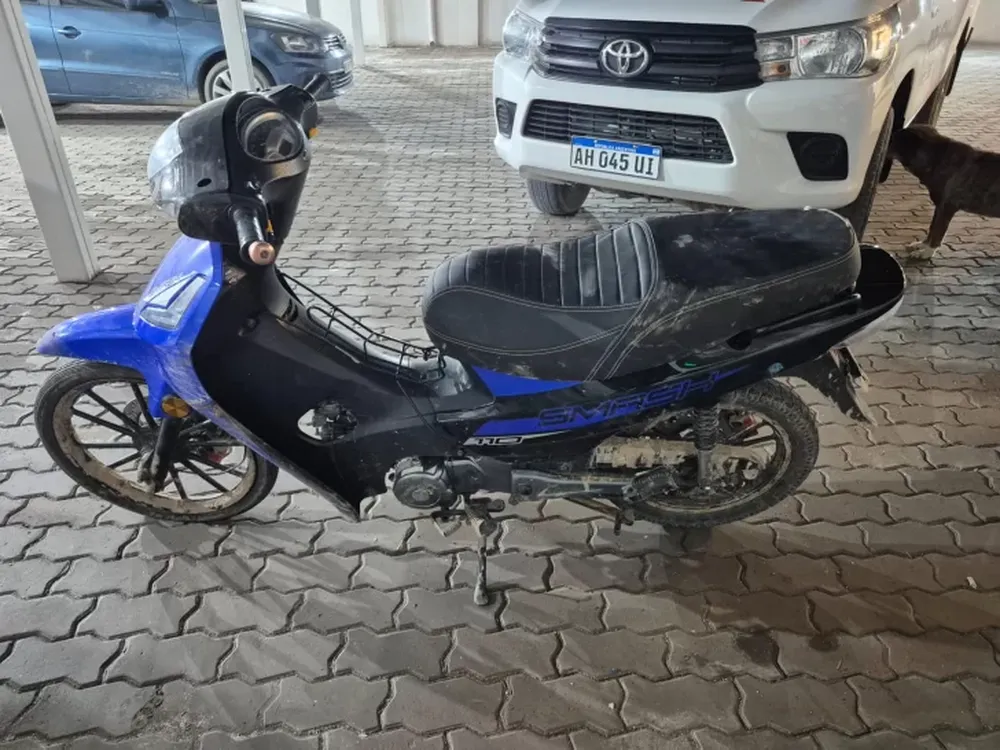 Hallaron una moto, una garrafa y una máquina de soldar al costado de la Ruta 153 en Sarmiento