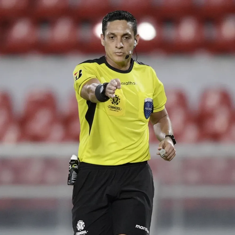 Árbitro venezolano para el cruce contra el Mineiro