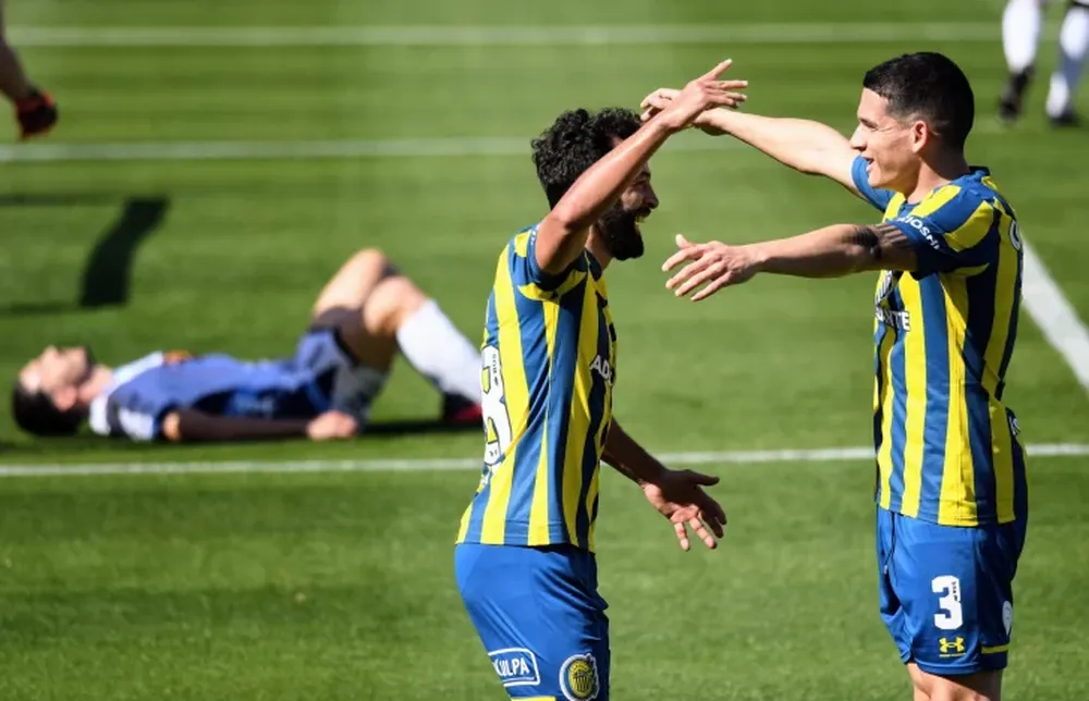 Rosario Central goleó a Arsenal y dejó el fondo de la tabla