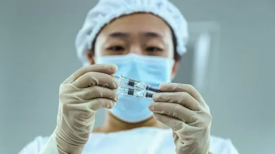 Anmat aprobó el uso de la vacuna Sinopharm para mayores de 60 años