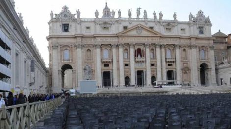 Expectativa mundial por el primer Ángelus de hoy