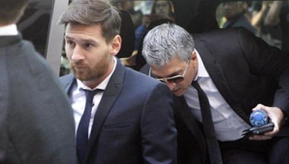 Messi y su padre, condenados a 21 meses de cárcel