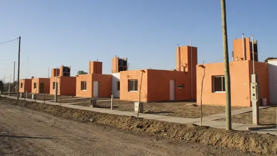El Gobierno se opone a quedarse sin el manejo de fondos para construir casas