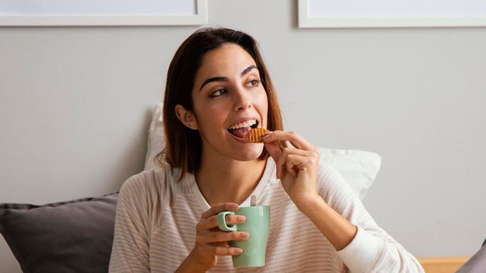 Según un especialista, desayunar después de las 9 puede aumentar los niveles de cortisol