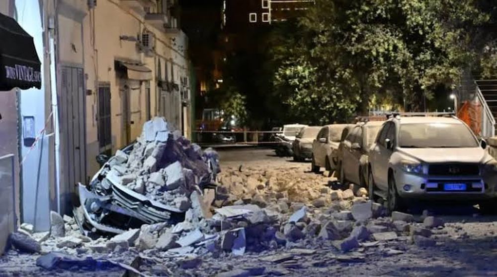 El fuerte movimiento dejo un saldo de 26 heridos, cifras que podrían aumentar con el correr de las horas.