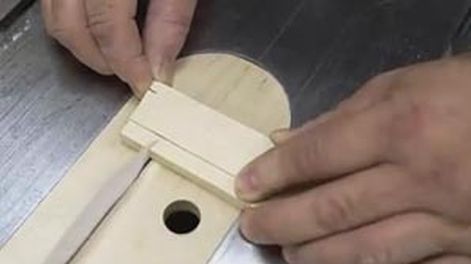 Video: la increíble sierra de papel que puede cortar madera