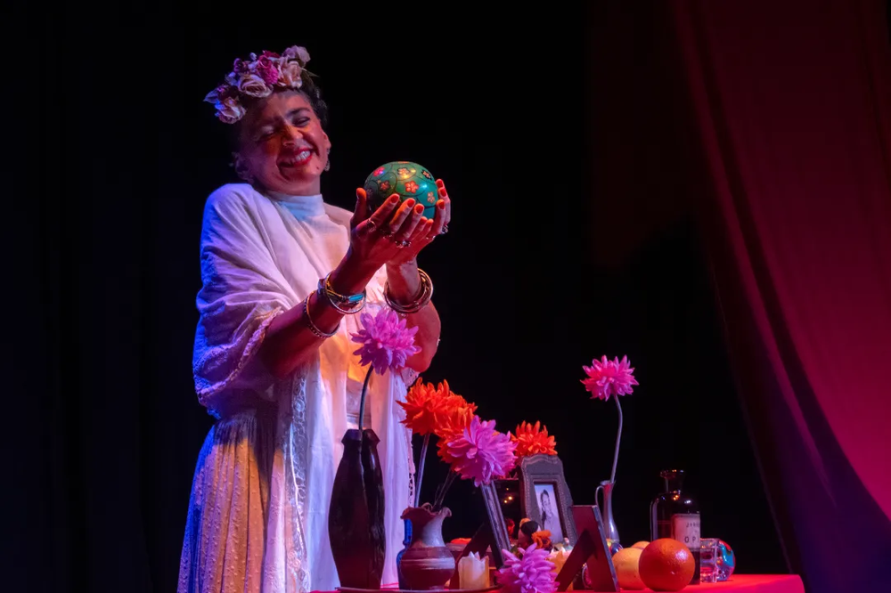 Laura Azcurra, en la piel de Frida Kahlo