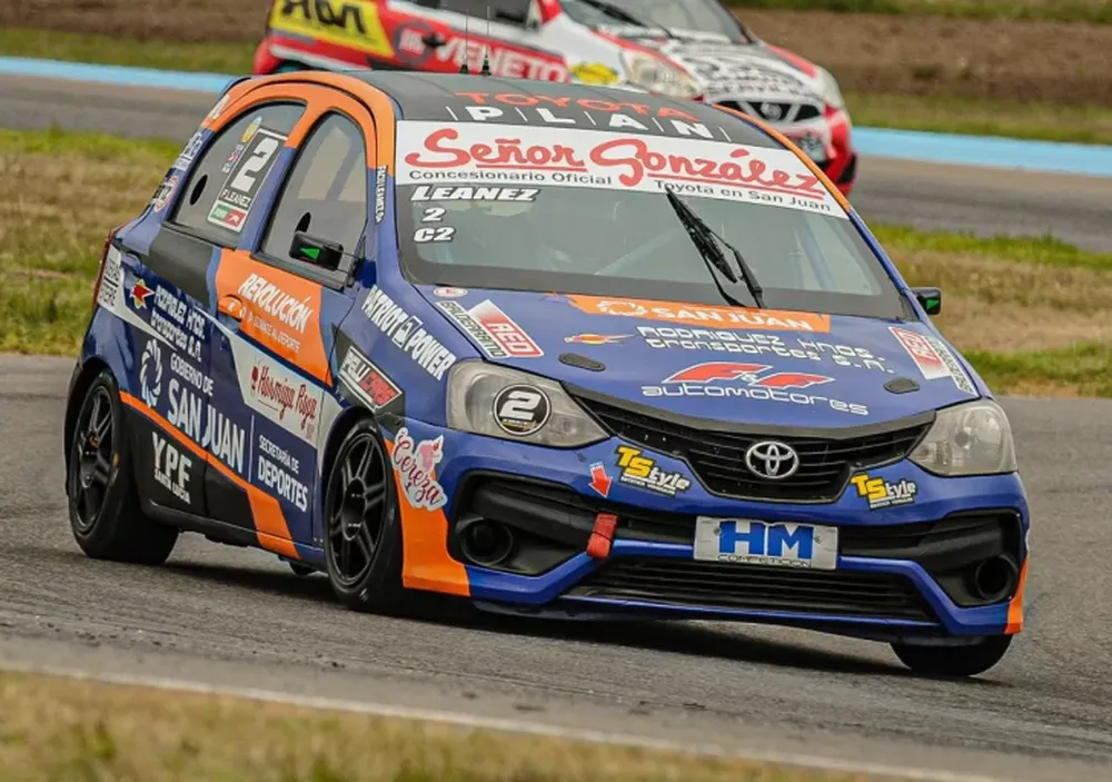 Los Leanez tuvieron un debut para el olvido