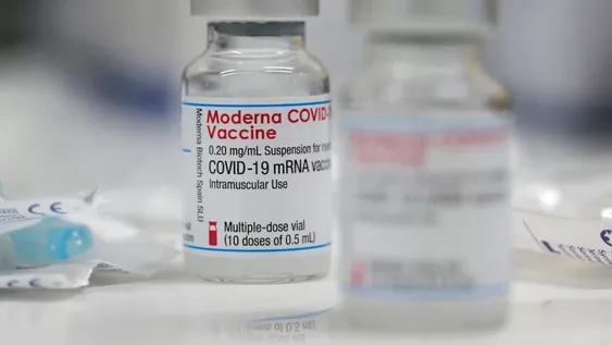 Un avance clave para vacunar con Moderna a los adolescentes