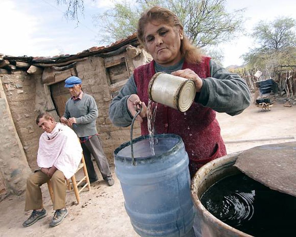 La Rioja envía agua para que no muera el ganado caucetero