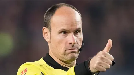 El español Mateu Lahoz dirigirá Argentina-Países Bajos por los cuartos de final