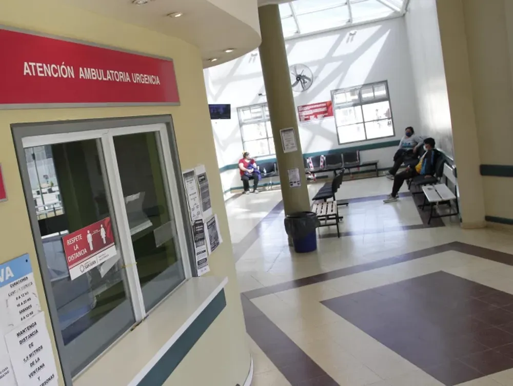 Dos adultos y dos niños terminaron en el hospital luego de un fuerte choque