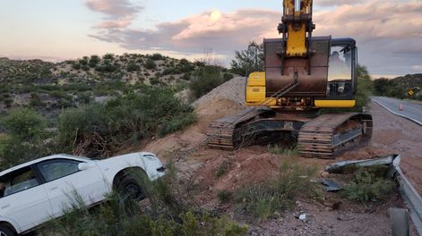 Una familia cayó seis metros por un barranco en la Ruta 141: Volvimos a nacer