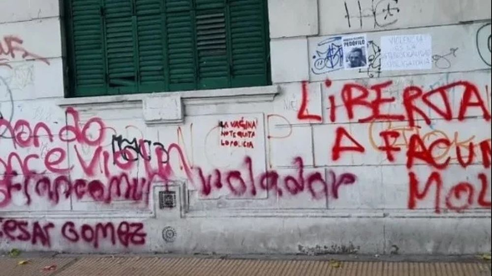 Protestas en la calle y daños a la propiedad