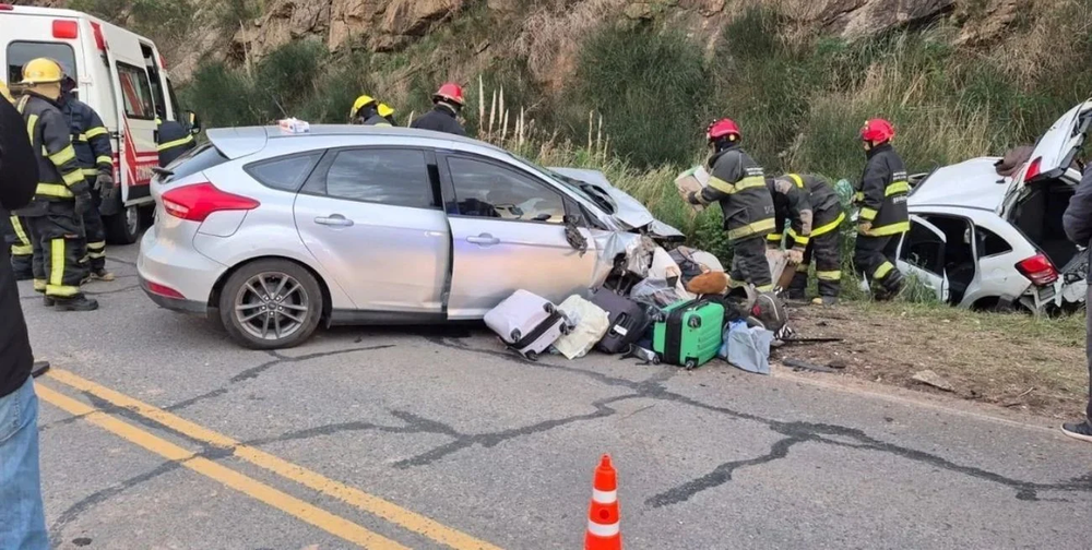 Los dos vehículos quedaron destruídos.