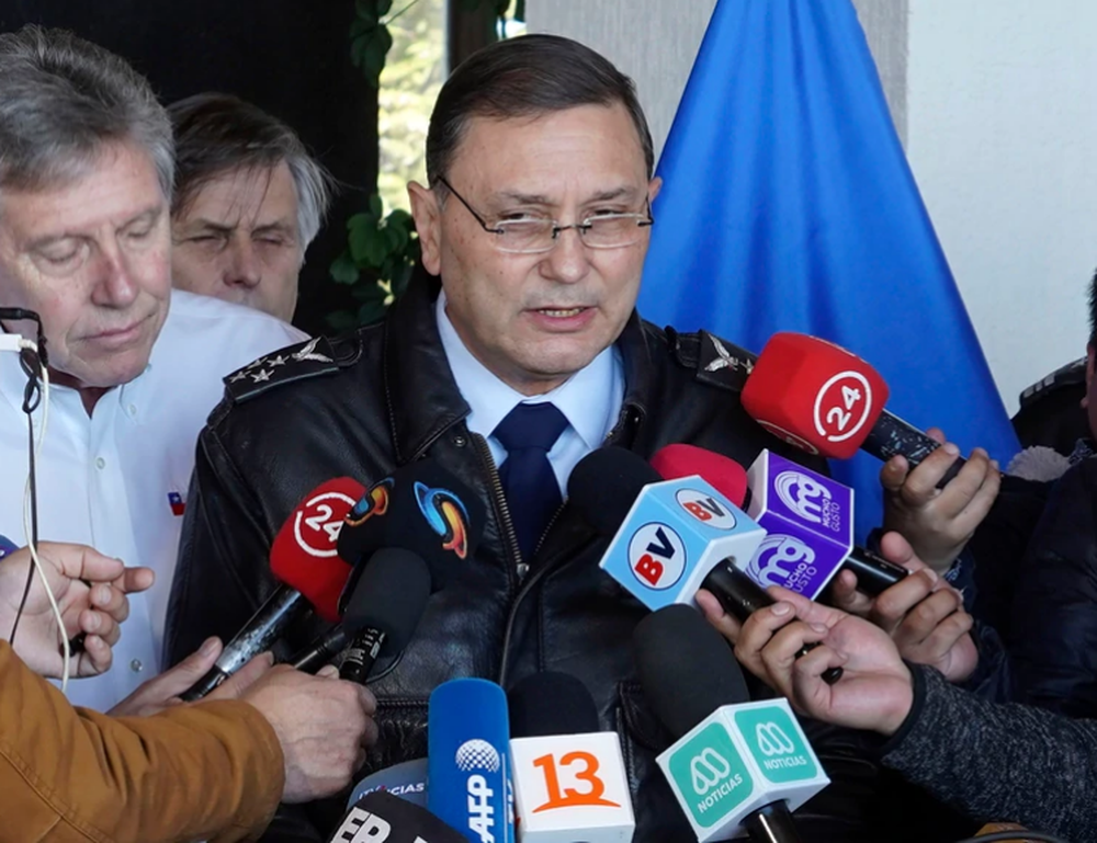 [VIDEO] Un joven le pegó a un anciano, otro intervino noqueó al agresor de una piña