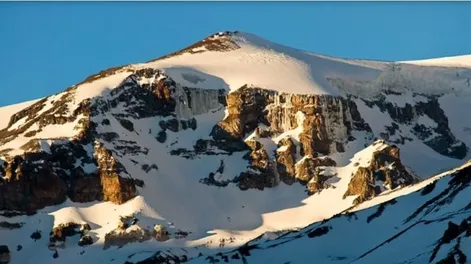 Buscan a tres andinistas argentinos desaparecidos en la Cordillera en Chile