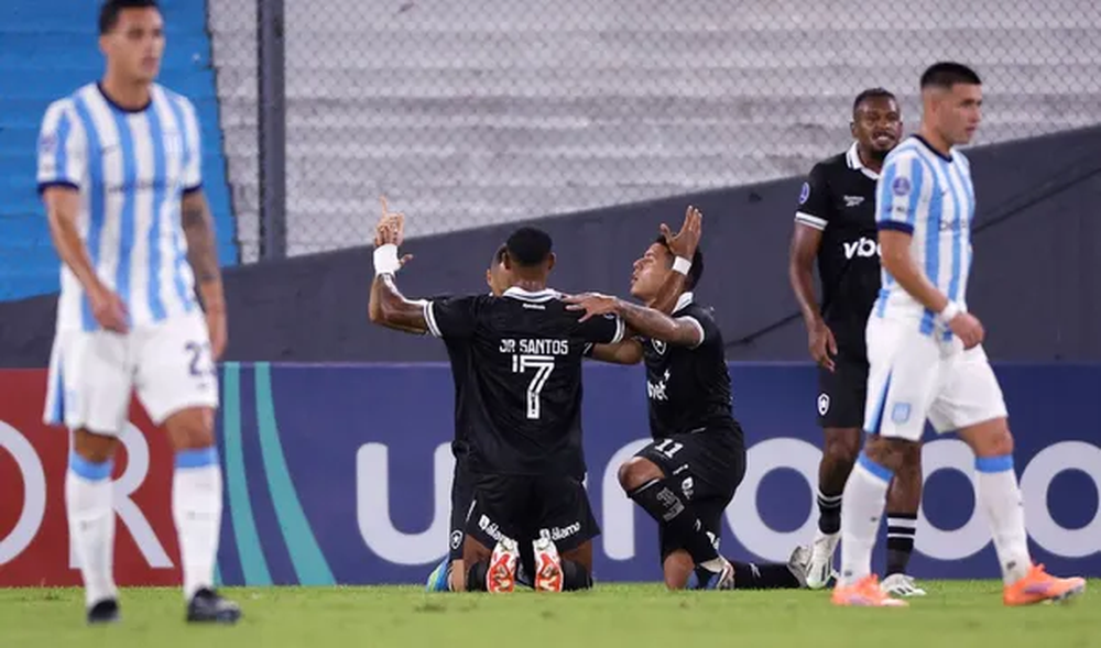 Racing sufrió otra derrota ante Botafogo y profundiza su crisis futbolística