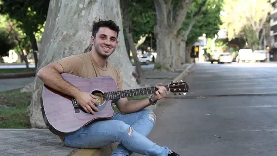 “Estoy orgulloso de llegar a grandes de la música nacional”