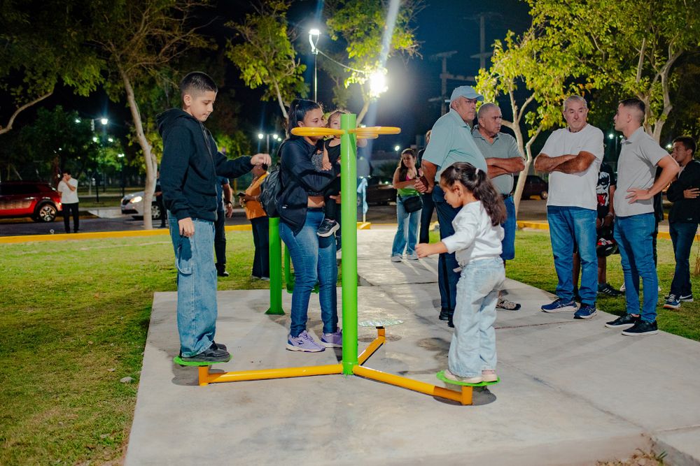 En su plan de obra de mejoras en el departamento, el municipio de Rivadavia inauguró hace un par de días la plaza del Barrio Natania XV.