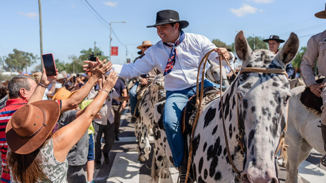 Marcelo Orrego sorprendió cantando folclore en la Cabalgata de la Fe a la Difunta Correa: el video del momento