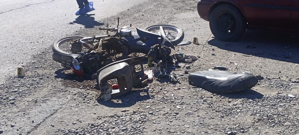 La moto que conducía AdolfoNicolás Ávila, la víctima del accidente.