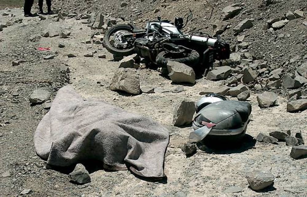 Un empresario murió tras caer de una moto