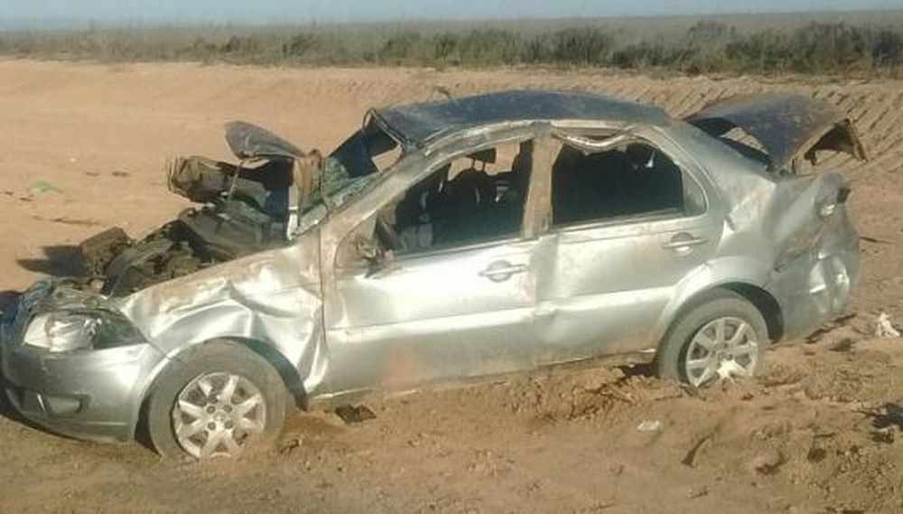 Una pareja volcó en 25 de Mayo