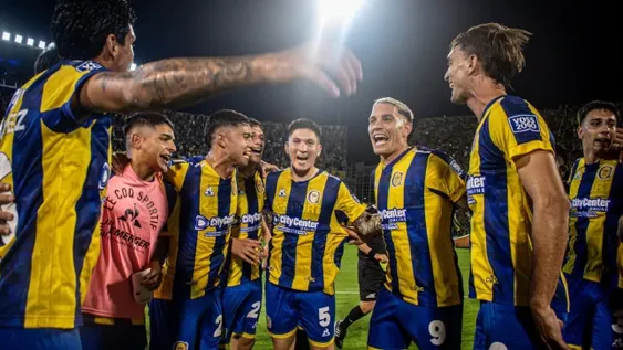 CANDIDATO. Rosario Central se convirtió en uno de los favoritos a la pelea por el título tras ganar la Zona B. Del otro lado, Argentinos apunta alto.