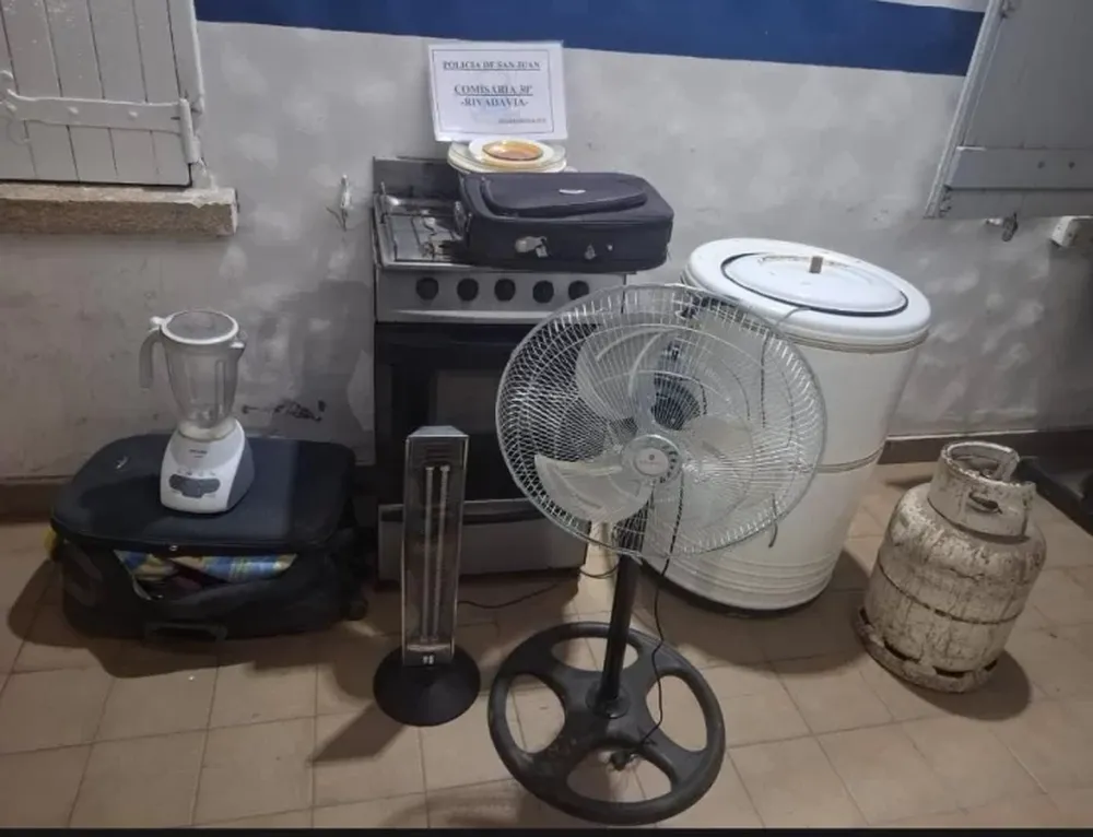 En un allanamiento en Villa Chacabuco recuperaron un botín de electrodomésticos robados