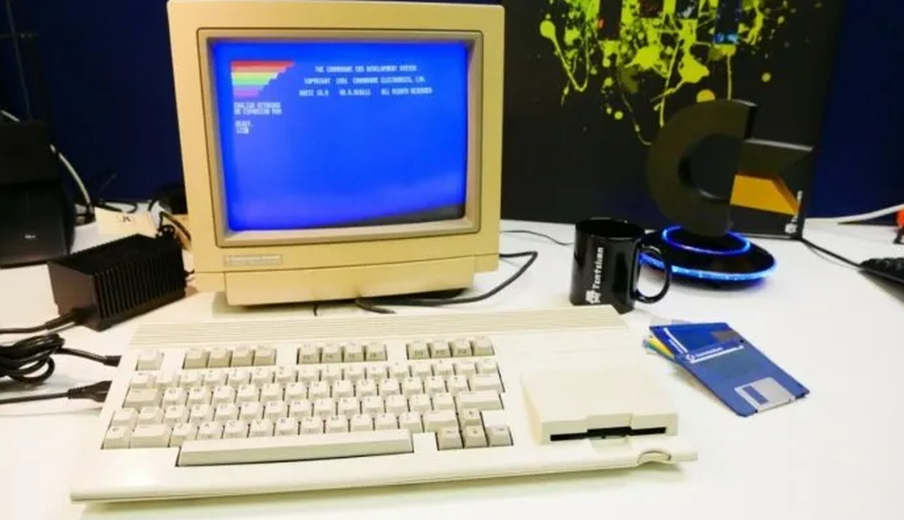 Subastan una rara Commodore 65 que todavía funciona