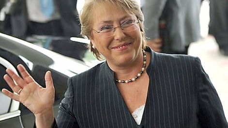 Bachelet regresa a Chile en busca de la Presidencia