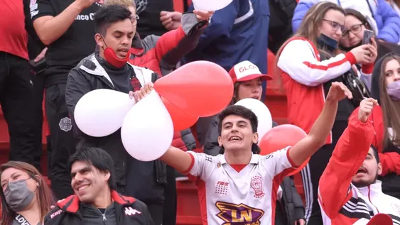 Huracán derrotó a Arsenal en el regreso de los hinchas al Palacio Ducó