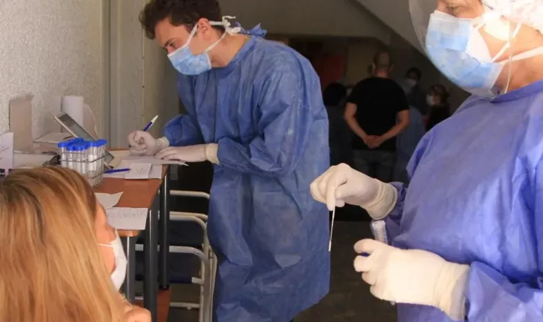Leve disminución en la cantidad de contagios de coronavirus en San Juan