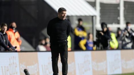 “Se nos hizo muy difícil jugar con 10 hombres”, sostuvo Battaglia
