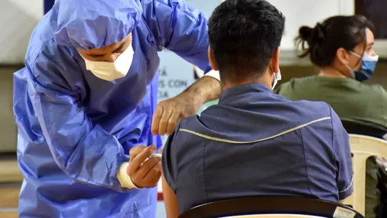 Reportan 4.482 contagios de coronavirus en el país, un 27% menos que la semana pasada