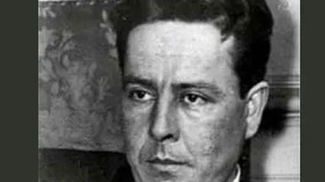 Don Buena prodigaba sus versos impulsivamente,a veces en bohemiasnoches de parranda, desparramadoarte entre sus queridos amigos.