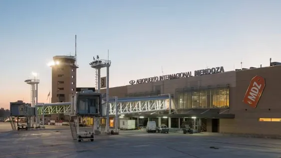 Aerolíneas tendrá dos vuelos semanales de Mendoza a Mar del Plata en el verano