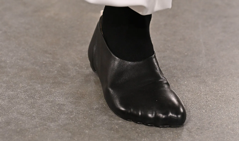 Zapatos que no parecen zapatos, la moda más rara de la temporada
