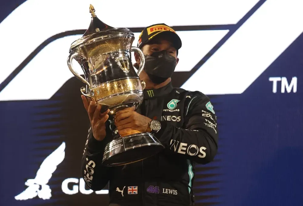 El campeón Hamilton abrió la temporada de Fórmula 1 con una victoria