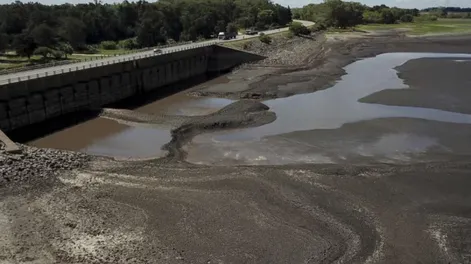 Crisis hídrica en Uruguay: sólo le quedan reservas de agua potable para tres semanas