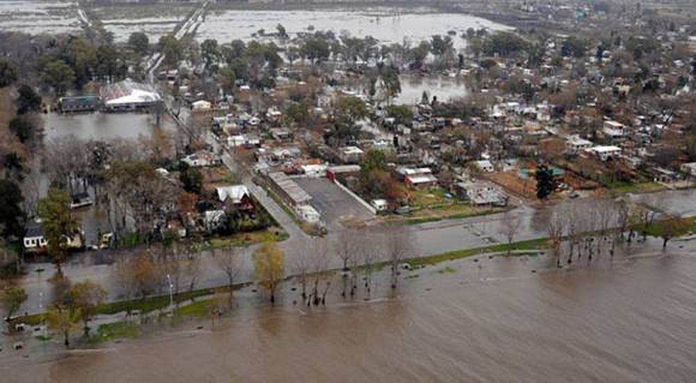 Hay cientos  de evacuados  por las lluvias