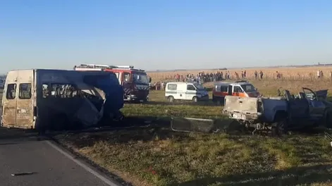 Terrible choque frontal de una combi con futbolistas de Río Tercero: 5 muertos
