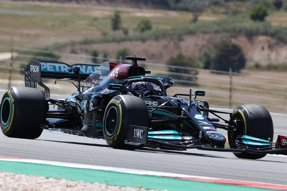 Hamilton cantó victoria en Portimao