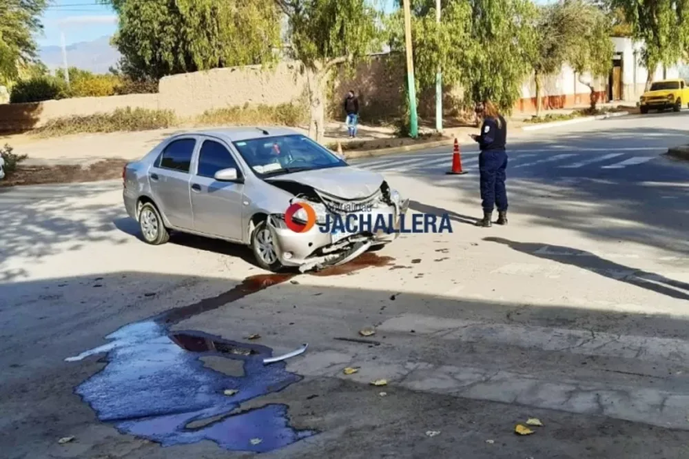 Fuerte choque en una peligrosa esquina jachallera
