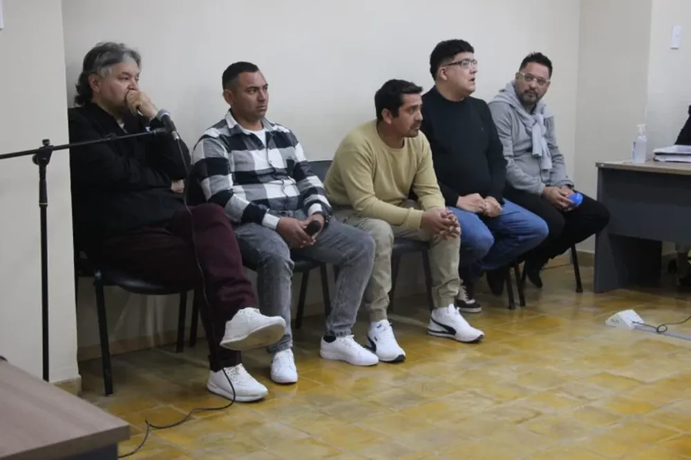 Imputados. De izquierda a derecha, Oscar Ramón Díaz, Jorge Emilio Castro, Sergio Matías Fernández, Carlos David Gordo y Martín Gastón Díaz.