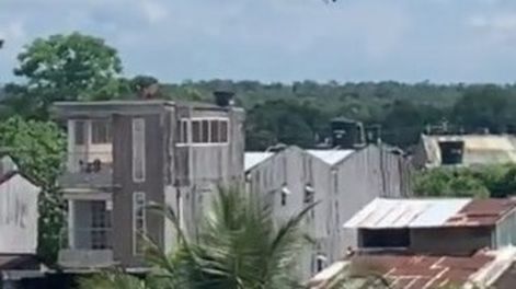 Colombia: el momento en que un helicóptero del Ejército se cae y provoca la muerte de cuatro militares