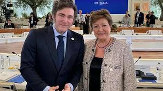 Fuerte respaldo del FMI: un envión para avanzar hacia la economía bimonetaria